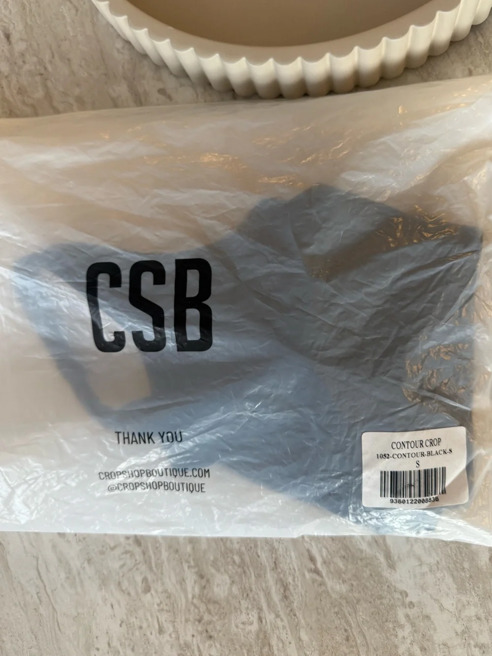 NWT CSB CROP SHOP BOUTIQUE Contour Crop - Black - Size small